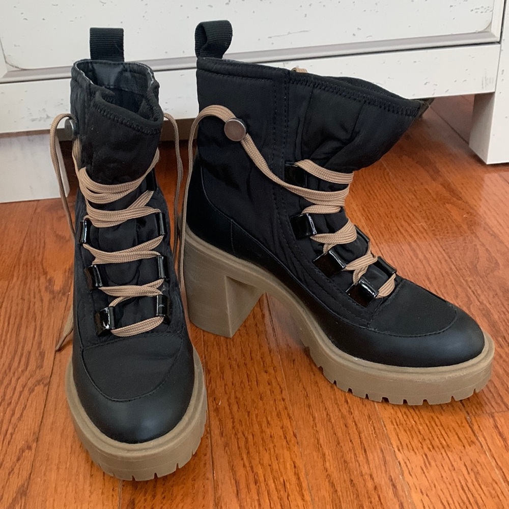 Gently worn dolce vita boot size 6